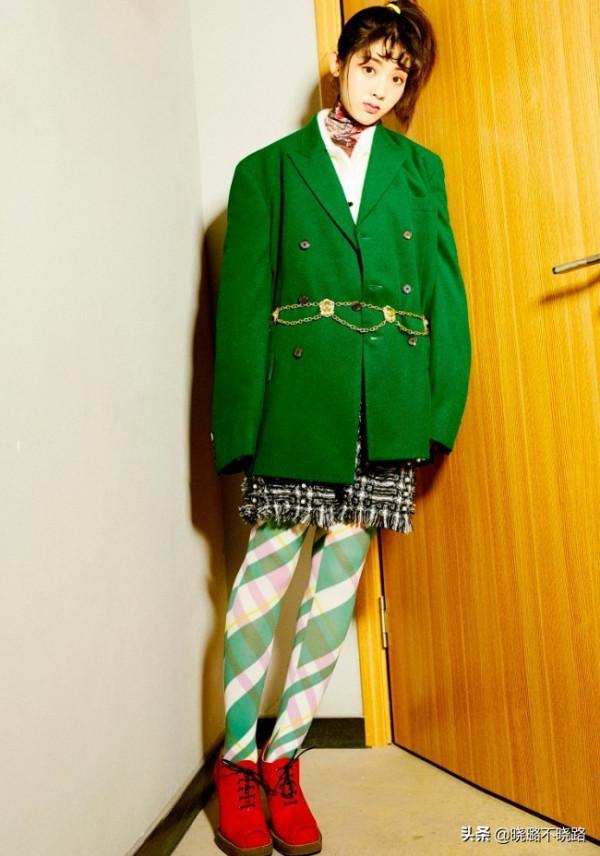 今年火了一種穿法叫:“羽絨服+無痕褲”,時髦顯瘦,明星都上頭 今年火了一種穿法叫:“羽絨服+無痕褲”,時髦顯瘦,明星都上頭