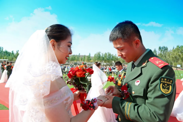 國家分配的兵哥,這場面甜炸了 國家分配的兵哥,這場面甜炸了