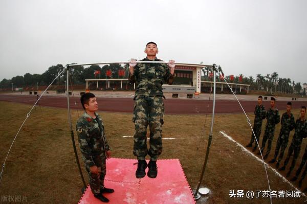 兒子穿上軍裝，媽媽流下眼淚