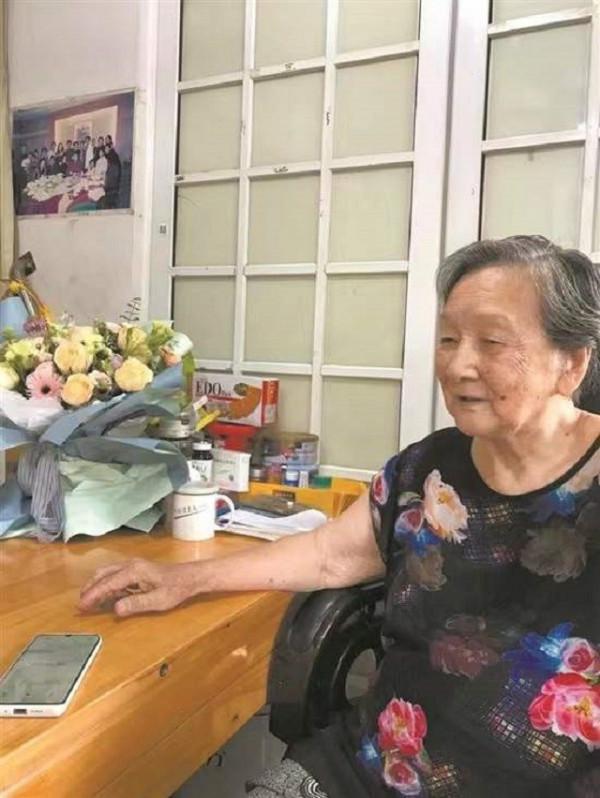 藝術家潘鶴，68歲仍對錶妹念念不忘，妻子無奈：去吧，去見一面吧