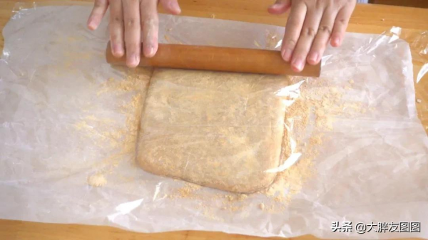 帶去上班一下子就沒了,糯嘰嘰的花生餈,不要烤箱,在家就能做 帶去上班一下子就沒了,糯嘰嘰的花生餈,不要烤箱,在家就能做