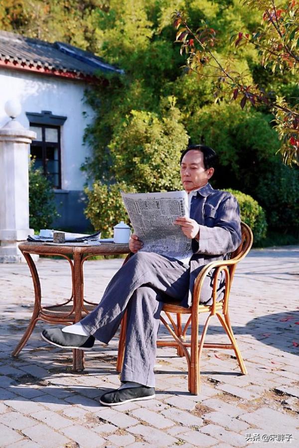 央視《香山葉正紅》熱播，唐國強等主演顯老態，特型演員青黃不接