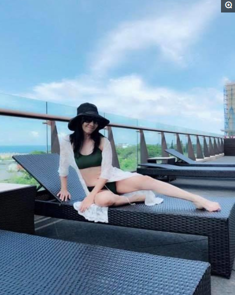 62歲的“奶奶”的健身照，網友說其實應該是26吧？