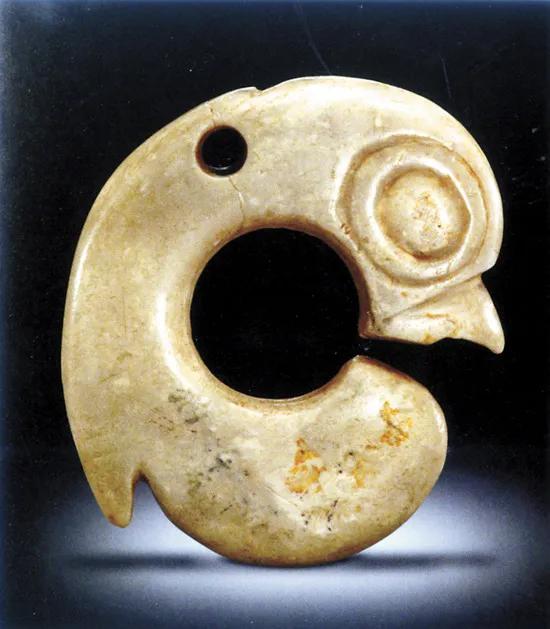 日本天皇的祖傳玉器“勾玉”之淵源考 日本天皇的祖傳玉器“勾玉”之淵源考