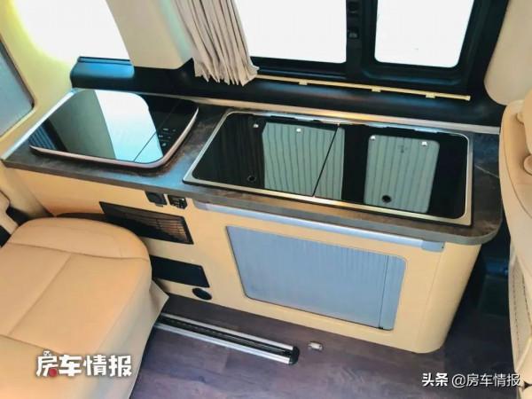 40多萬的賓士房車，商務居住可兩用，車頂設計風靡全球滿足4口住