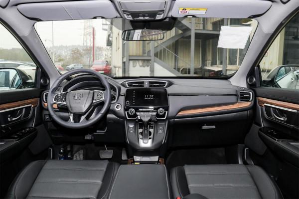 本田CR-V CVT兩驅風尚版，配1&period;5T發動機，軸距2661毫米，售20&period;78萬