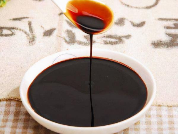 同樣是醬油，&OpenCurlyDoubleQuote;味極鮮&rdquo;和&OpenCurlyDoubleQuote;一品鮮&rdquo;區別挺大，學會再買不吃虧