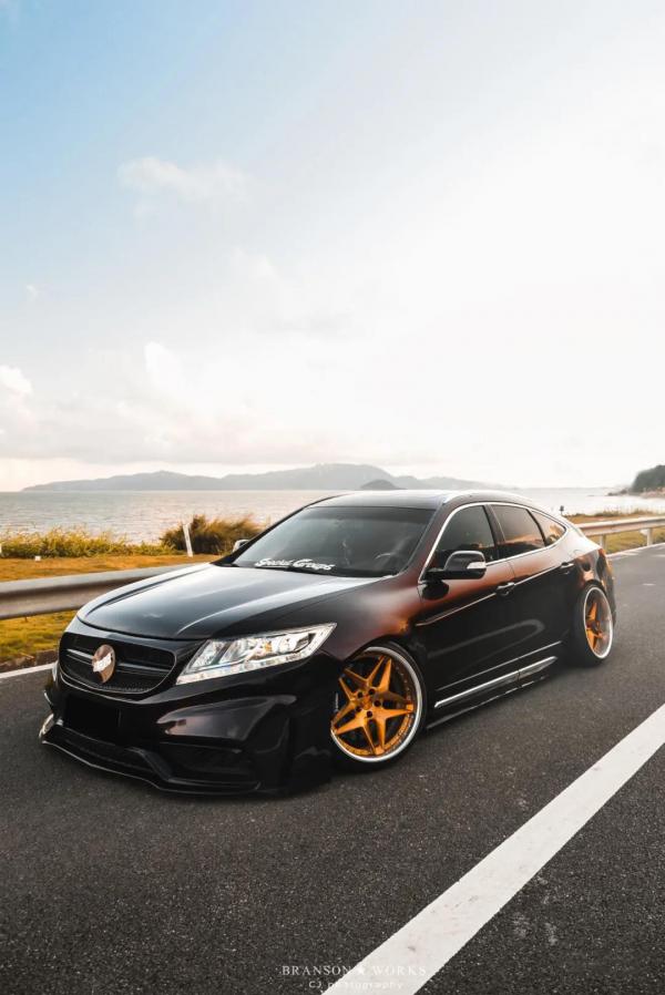 明明長著一張賓士C63的前臉,還說自己是一輛本田? 明明長著一張賓士C63的前臉,還說自己是一輛本田?