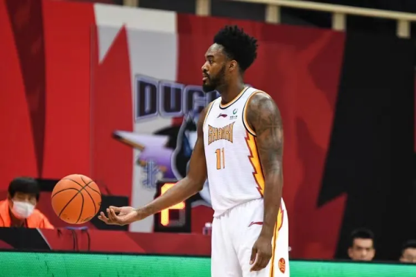 休賽期最瘋狂的球隊！李春江拿到滿級號！不拿冠軍就是失敗？