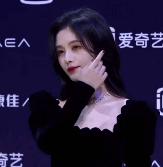 求求鞠婧禕換個髮型吧