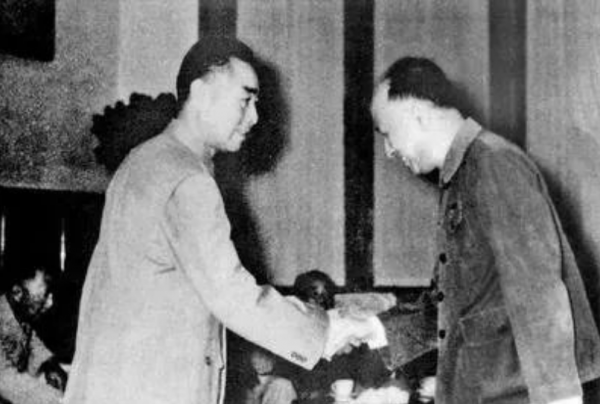 英國有個天才叫牛頓，德國有天才叫愛因斯坦，中國的天才叫什麼？