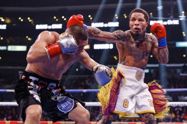 受傷+狼狽！“梅威瑟乾兒子”以微弱優勢險勝對手，艱難衛冕