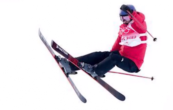 谷愛凌小時候跳芭蕾的影片曝光！像只撲騰著的小黃鴨，搞笑又可愛