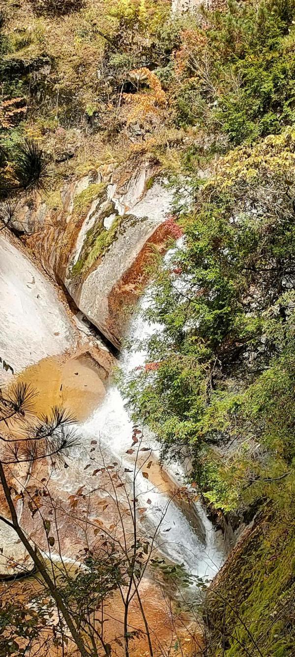 光霧山景區十八月潭瀑布群