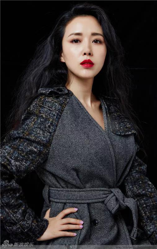 優雅時尚女星顏丹晨美圖