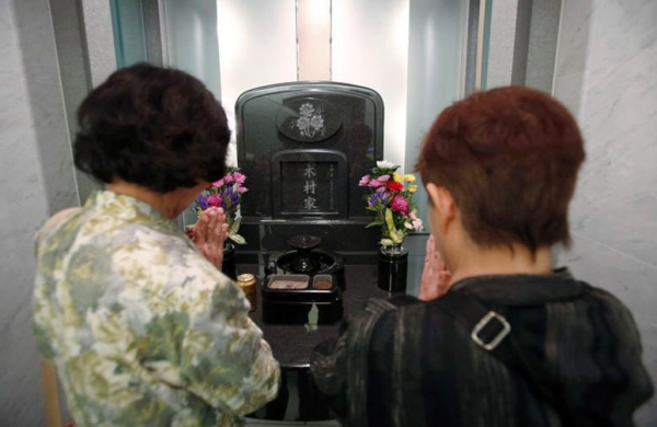 日本陷入“多死社會”,5100座火葬場人滿為患,遺體都住起旅館? 日本陷入“多死社會”,5100座火葬場人滿為患,遺體都住起旅館?