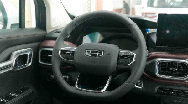 十萬出頭的大空間SUV 新豪越到店實拍 高性價比是賣點