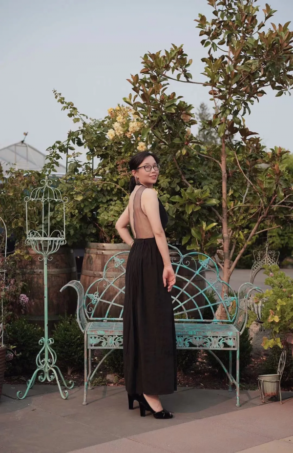 溫哥華40+的三娃媽,八塊腹肌活出少女感!Vicky:感恩瑜伽 溫哥華40+的三娃媽,八塊腹肌活出少女感!Vicky:感恩瑜伽