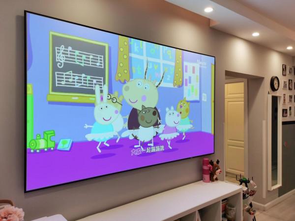 幾千元投影就能有幾萬元鐳射電視的體驗，慧示J1 Pro評測