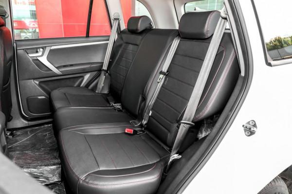 瑞虎3：5門5座SUV，搭載1.5L+5MT動力，外觀帥氣，適合家用