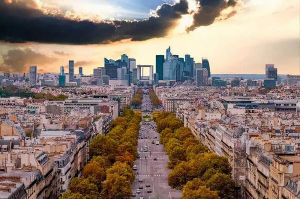 香榭麗舍大街：世界三大繁華中心大街之一