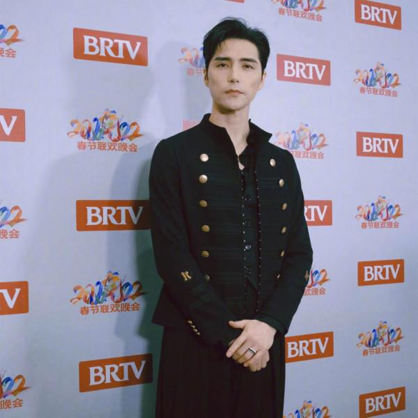 北京春晚路透：王鷗像大白菜、李沁生圖顯老，AB戴婚戒破婚變傳聞