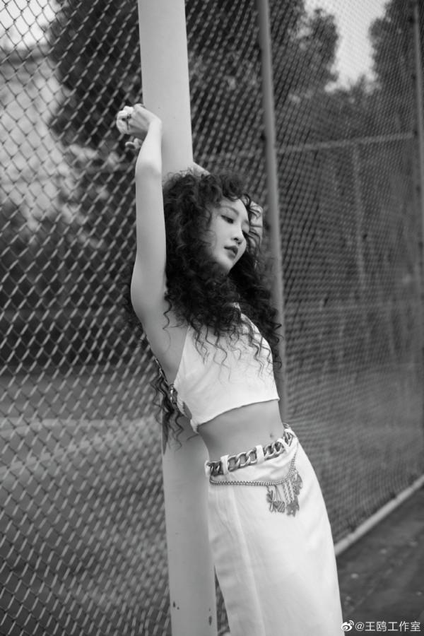 王鷗黑白復古寫真 摩登又文藝