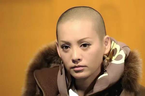 盤點8位女星光頭造型,有人霸氣真剃,有人戴頭套做特效各顯神通 盤點8位女星光頭造型,有人霸氣真剃,有人戴頭套做特效各顯神通