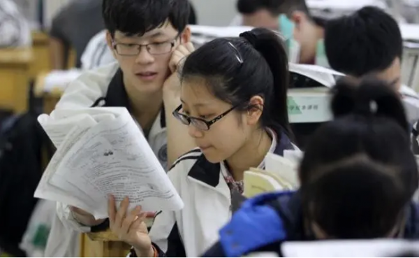 高三模擬考試沒過400分,還能考上本科嗎?資深的班主任這樣說 高三模擬考試沒過400分,還能考上本科嗎?資深的班主任這樣說