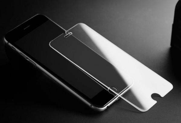 螢幕升級，剛買的iPhone 13不需要貼膜？不妨聽我說兩句