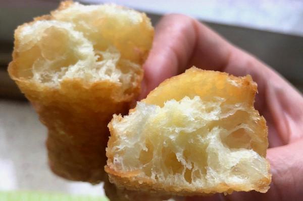 炸油條用放酵母嗎?教你正確的做法,出鍋金黃酥脆,放涼了也不硬 炸油條用放酵母嗎?教你正確的做法,出鍋金黃酥脆,放涼了也不硬