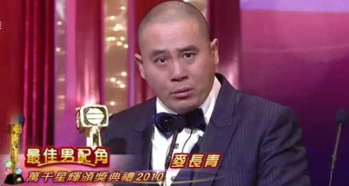 昔日影帝淪落街頭擺攤！港娛為何會跌落神壇？TVB薪資成罪魁禍首