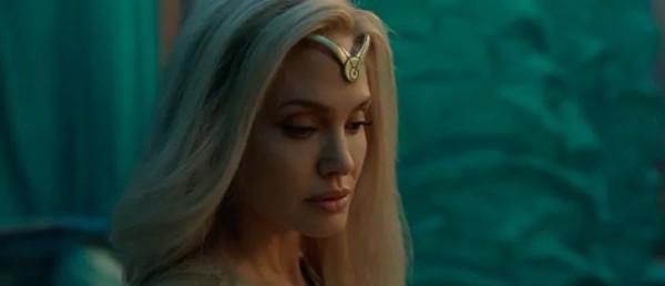 迪士尼女明星被嚇成一團？不愧是你毛曉彤