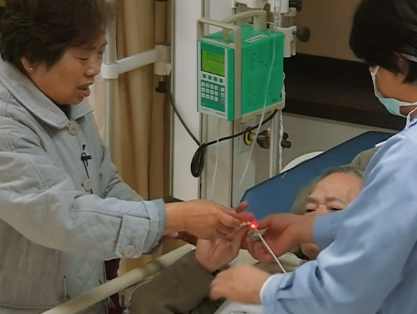 78歲老人被送進醫院搶救,老伴想讓醫生幫忙隱瞞病情,後來如何? 78歲老人被送進醫院搶救,老伴想讓醫生幫忙隱瞞病情,後來如何?