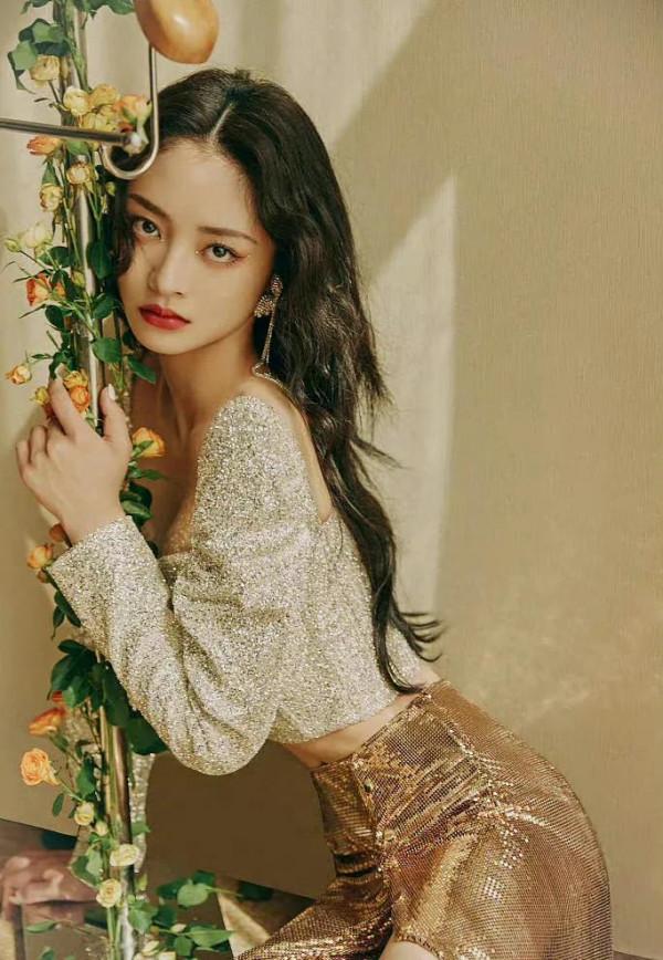 閃閃發光周潔瓊