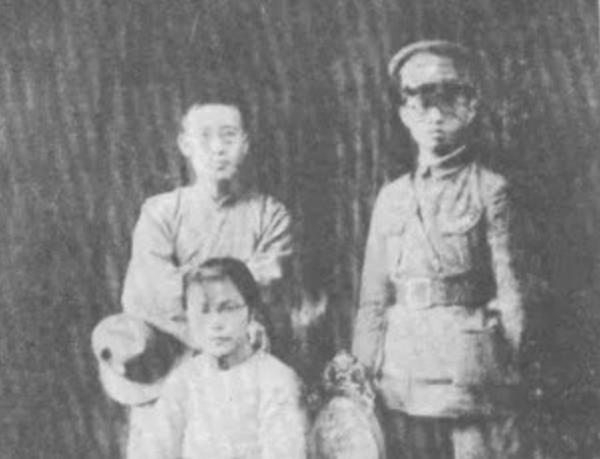 朱湘：15歲考上清華，一生清高孤傲，29歲跳江自盡，妻子削髮為尼