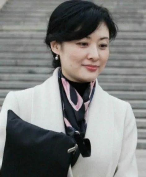 周濤：成熟大氣，溫柔端莊，有著中國女性的古典美