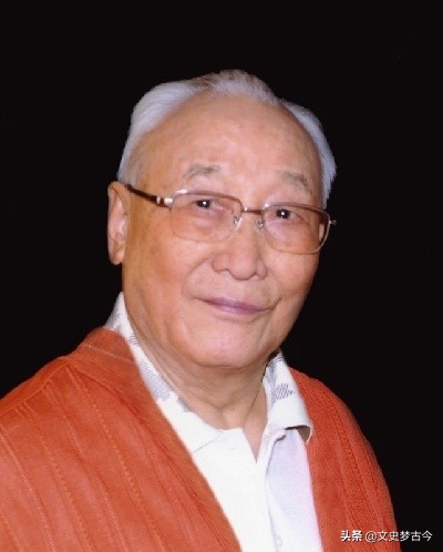 1987年，秦基偉卸任北京軍區司令員，誰來接替？老部下扛起了重任