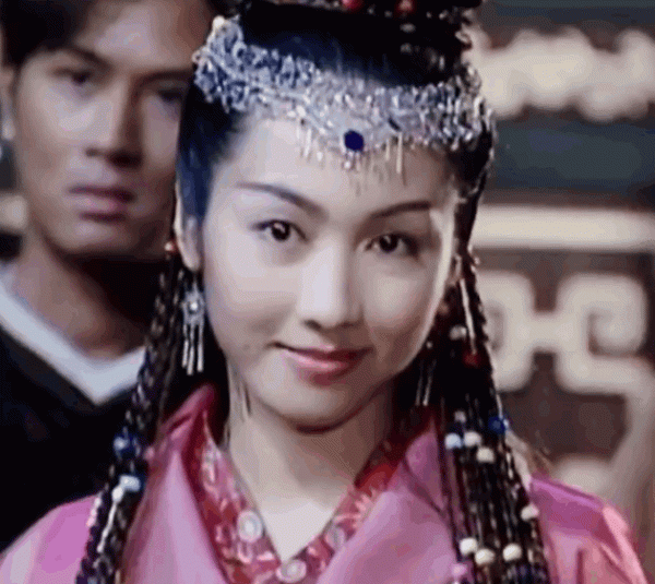 “最美趙敏”：為救弟弟嫁給殘障富豪，如今50歲美豔依舊