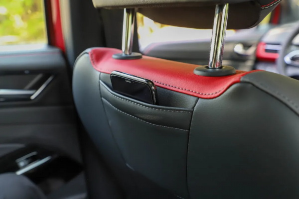 大廠發力很可怕!軸距2765mm空間越級,配超酷“黑科技” 大廠發力很可怕!軸距2765mm空間越級,配超酷“黑科技”