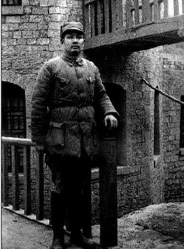 第一個公開評價粟總&OpenCurlyDoubleQuote;戰功巨大&rdquo;的元帥是誰？建國後多次給予保護