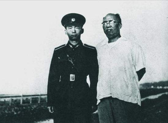 羅帥沒指揮過任何一次大戰，他要辭讓元帥軍銜，主席為何直接否決