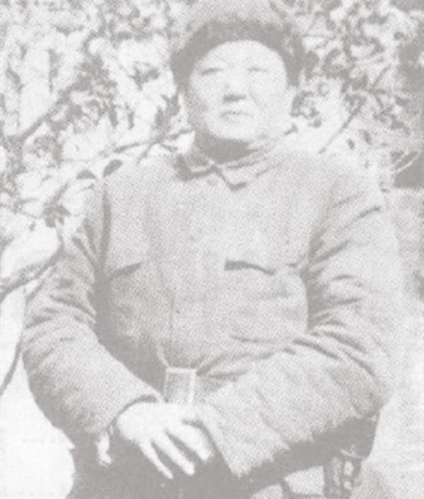 司令員說:你不是說刀槍不入嗎?我們試一試!他回答:開槍吧 司令員說:你不是說刀槍不入嗎?我們試一試!他回答:開槍吧