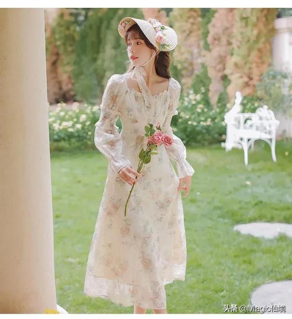 日常穿搭-刺繡公主連衣裙