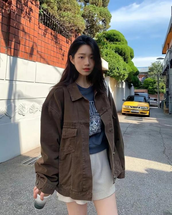 早春的第一件薄外套！小個子照著這樣穿，顯高又氣質