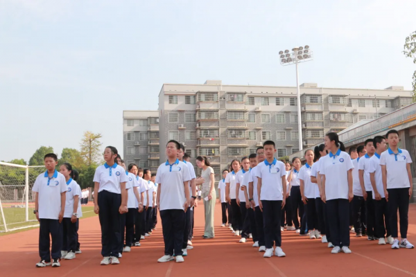 少年,在歷練中成長 少年,在歷練中成長