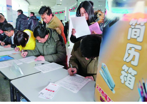 90後出現“新型啃老”，卻獲得父母極力支援，最後拖垮了整個家庭