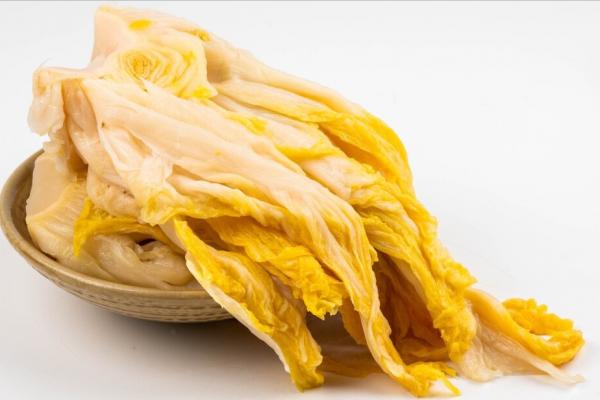 東北大娘教你醃酸菜，牢記2個要點，味道正宗不易爛，酸香爽脆