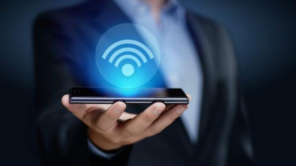 手機充整晚傷電池？上滑關App省電？專家解析6大手機使用謎題