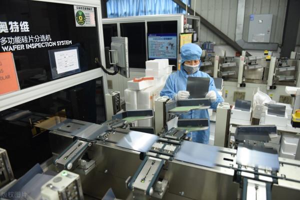 近期資金掃貨名單出爐，鋰電板塊強勢迴歸，多家行業龍頭在列